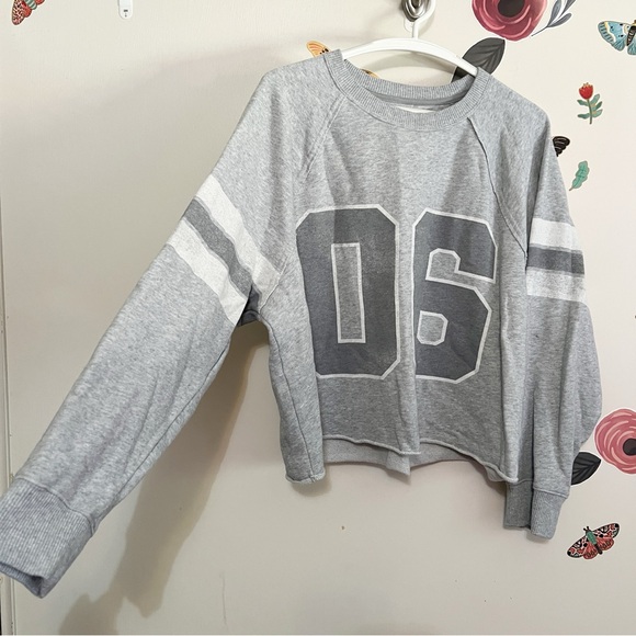 Aerie Gray Crew Neck Sweatshirt with Number Design L - Picture 2 of 9
